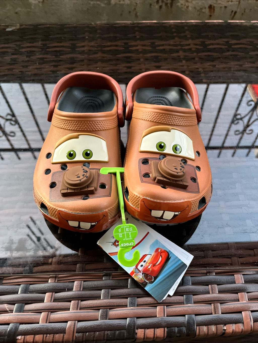 New Crocs Tow Mater Youth Size J5 Disney Pixar Cars Classic Clog 209376-0da Nwt